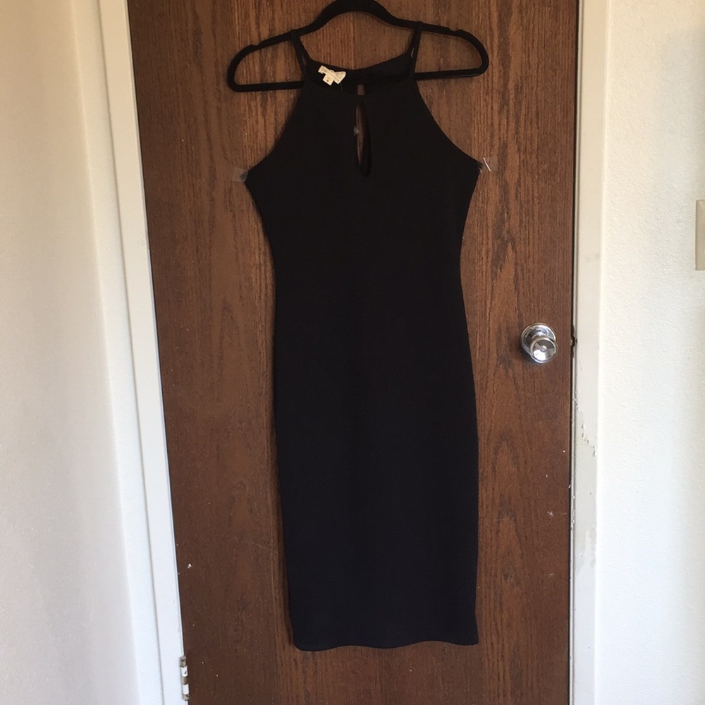 Black fitted midi keyhole dress